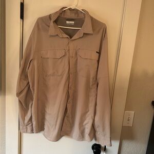 Columbia Men's Grey Button-Up Shirt